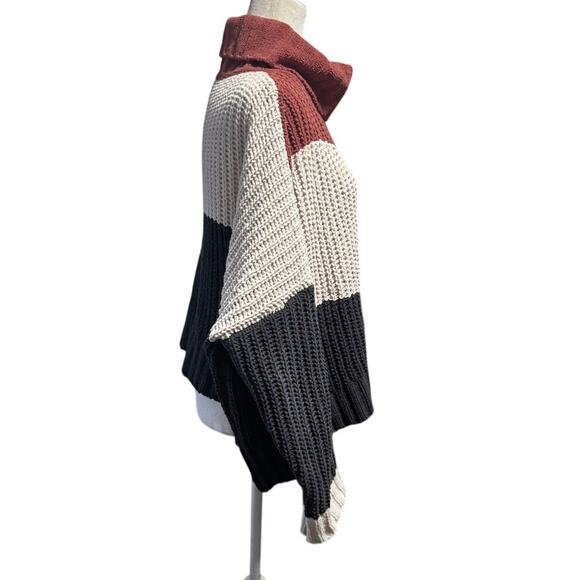 POL Oversized Chunky Knit Colorblock Turtleneck Sweater Size Medium - Picture 3 of 6
